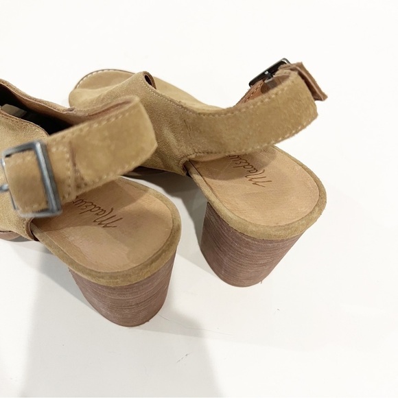 Madewell The Cary Sandal in Suede - Picture 2 of 8